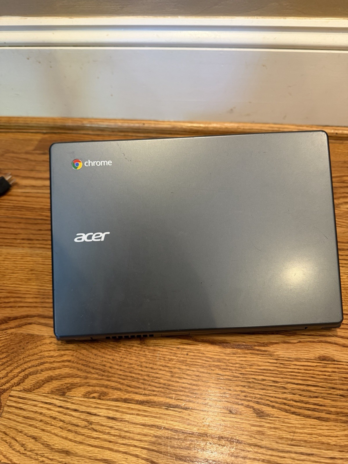 Acer Chromebook C720 Series Model # ZHN With The Adapter Cord Good Condition