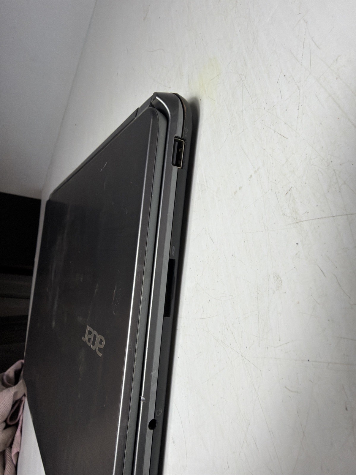Acer Aspire V7-482PG 14″ Laptop i5-4200U 4gb Ram No Drives Boots Bios Hinge