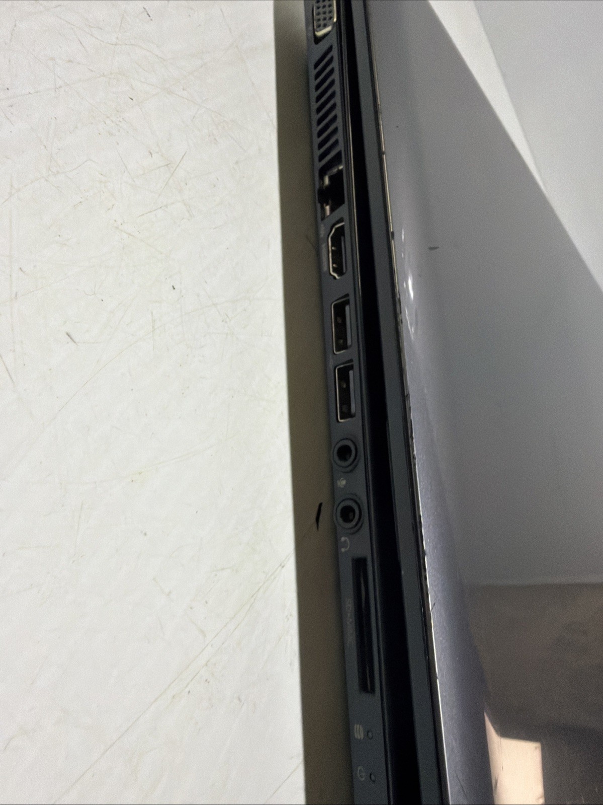 Hp Pavilion G7 17″ Laptop i3-M380 4gb Ram NO Drives Boots Bios No P/S