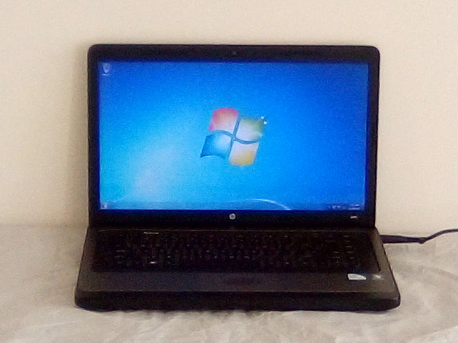 HP 2000 15.6″ 16:9 Widescreen 300GB Laptop Notebook PC Personal Computer