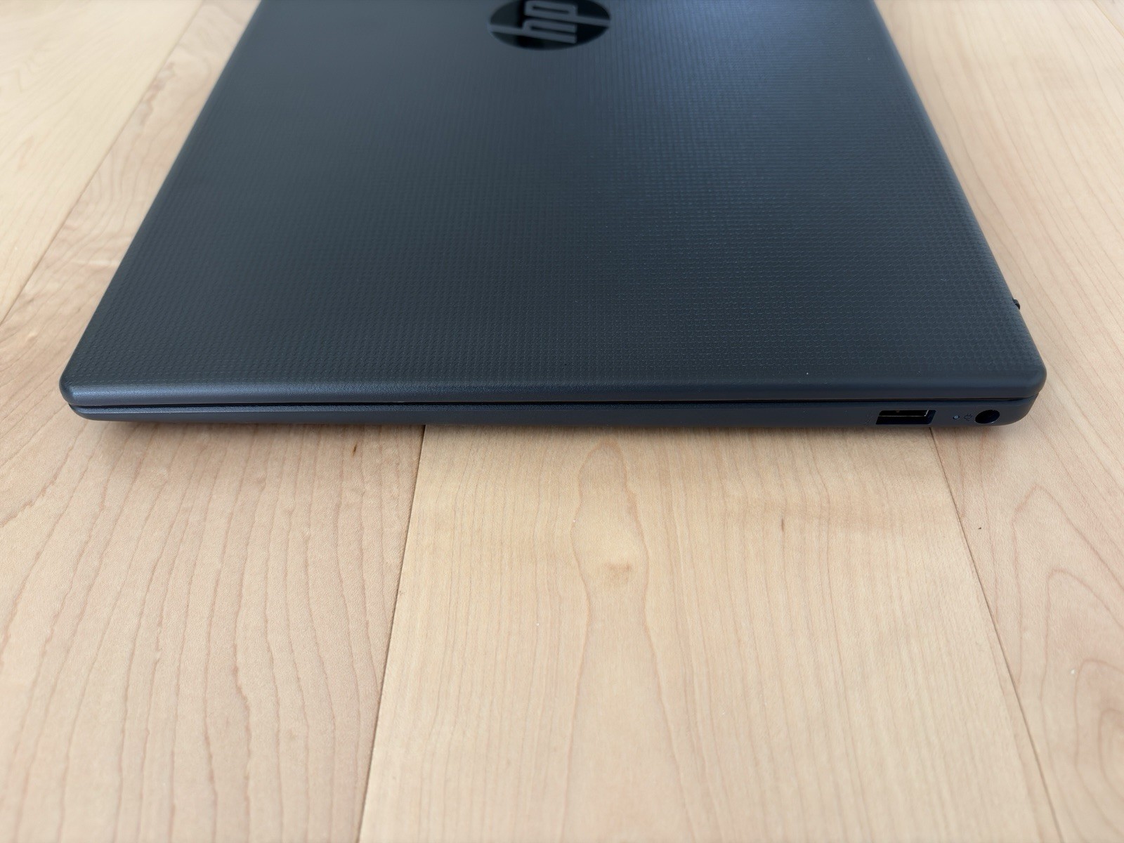 HP 255R G10 15.6” Laptop 8-Core Ryzen 7 7735U – Win 11 Pro – 16GB RAM – 512 GB