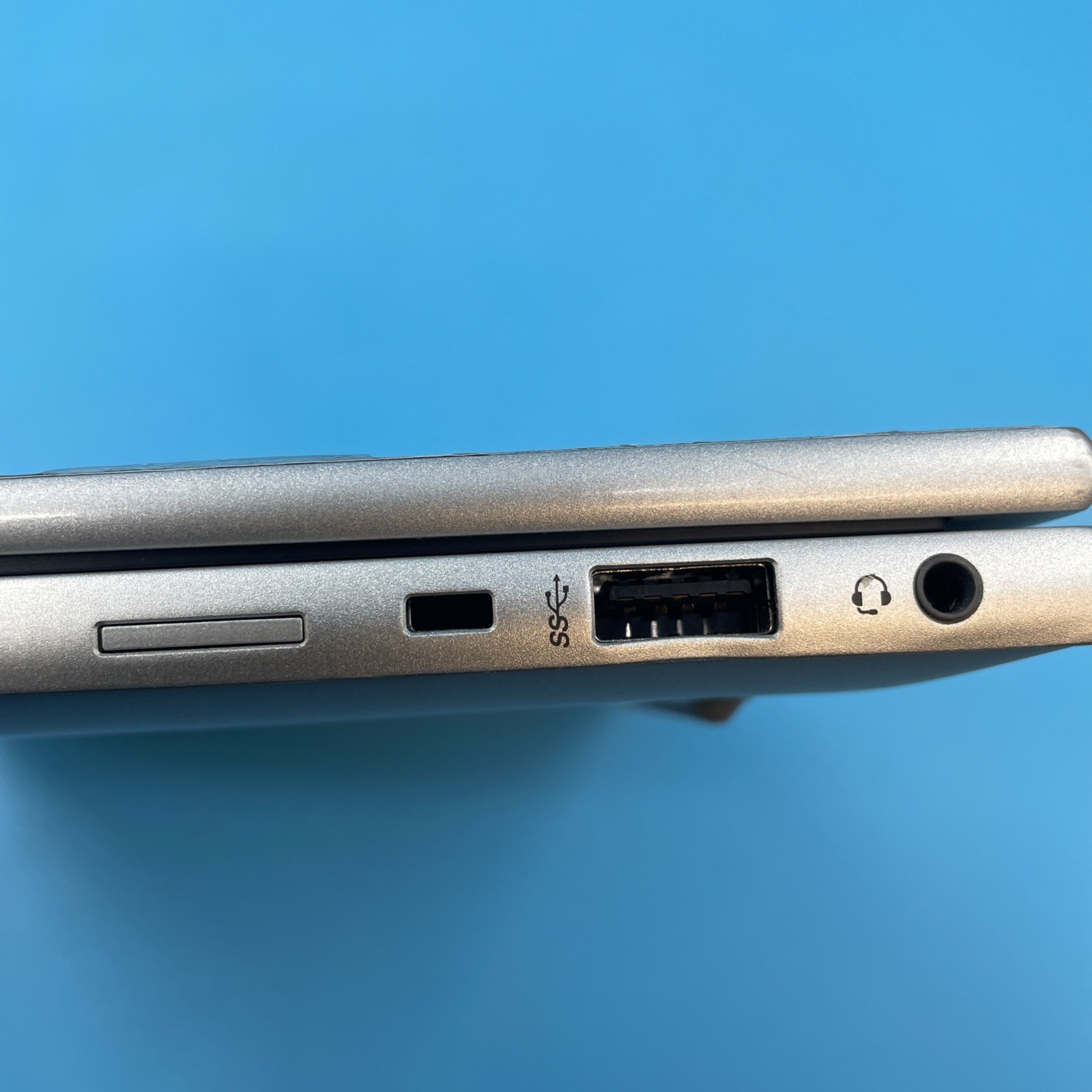 HP EliteBook 840 G10 | i5-1345U | NO RAM | NO DRIVE | NO OS | NO BATTERY | E938