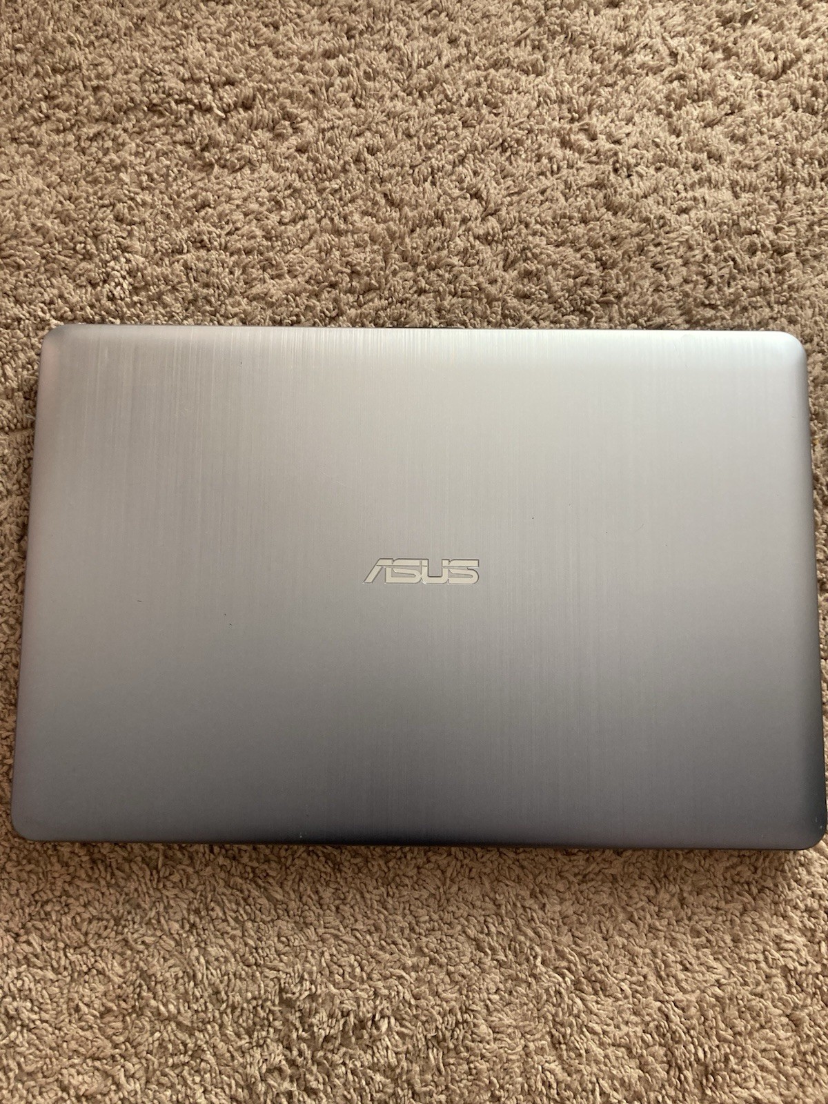 Asus Vivi Book X540l (1TB HDD) (intel I3 CPU) (4gb Ram) (no Charger) (READ DESC)