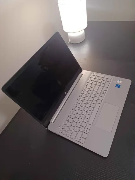 HP 15t-DY200 15.6″ (475GB SDD, Intel Core i7-1165G7, 2.40GHz, 16GB RAM)