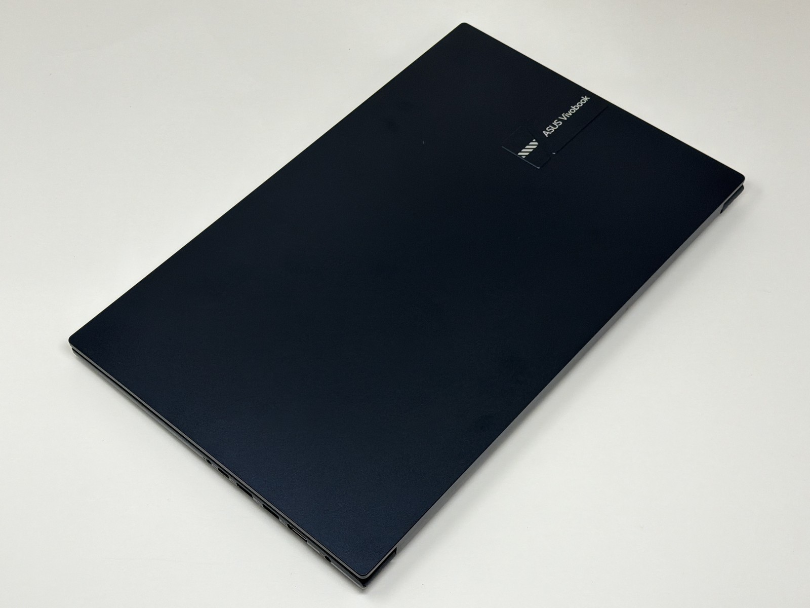 Asus VivoBook 17 X1704ZA Intel Core i3-1215U 1.2GHz 8GB 512B 17.3in Very Good