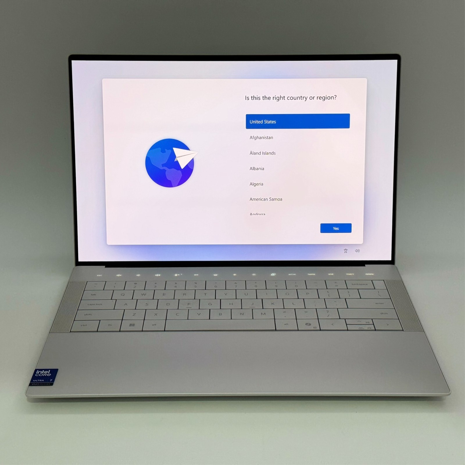 Dell Premium 14.5″ 3.2K OLED Touch Laptop Intel Ultra 7 255H 32GB 1TB SSD