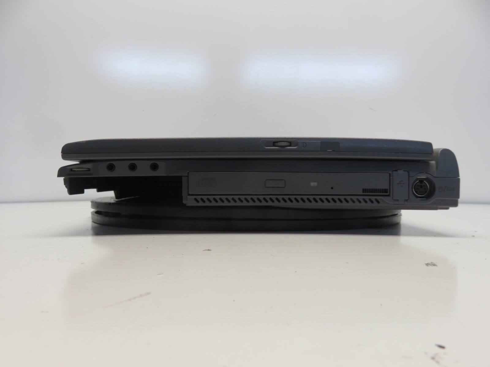 Toshiba Satellite 2540CDS AMD K6-2 333MHz 98304 KB NO HDD No Batt
