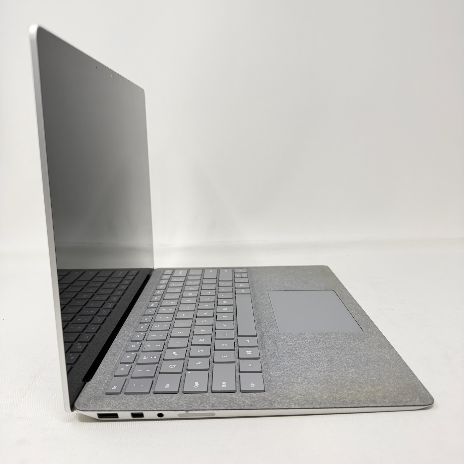 Microsoft Surface Laptop 2 8GB RAM 256GB SSD Intel Core i5-8350U@1.7GHz