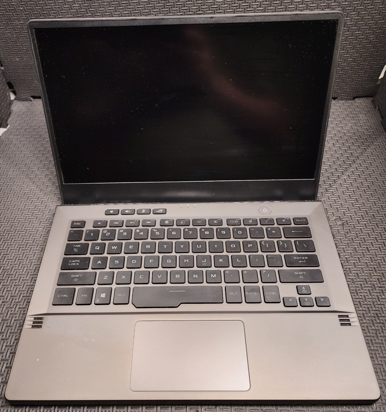 Asus ROG Zephyrus G14 14″ Ryzen 9 4900HS 16GB 500GB SSD GeForce RTX 2060 Max-Q