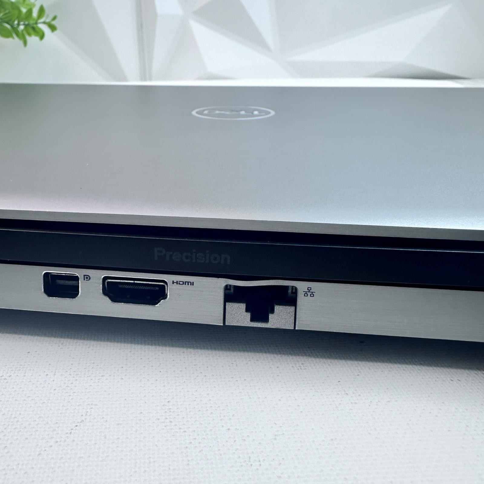 Dell Precision 7760 17.3″ FHD, Xeon W-11855M ,64GB,1TB, RTX A3000 *Pls READ*