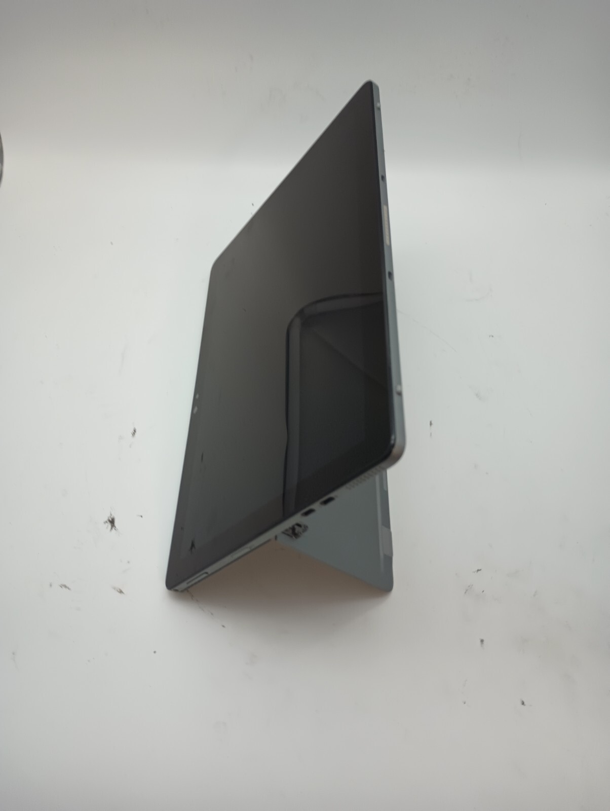 7257LATITUDE 7200(No charger,No KB/Touchpad)i5 8th gen.8GB.256GB NVMe.12.3″Touch