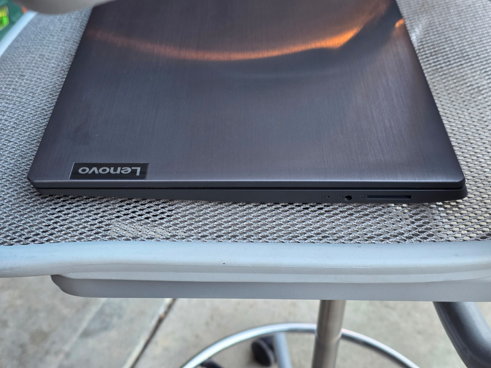 15″ Lenovo V15-IIL 82C5 – i5-1035G1, 8GB, 256GB NVMe M.2 SSD | 1080p Display!!