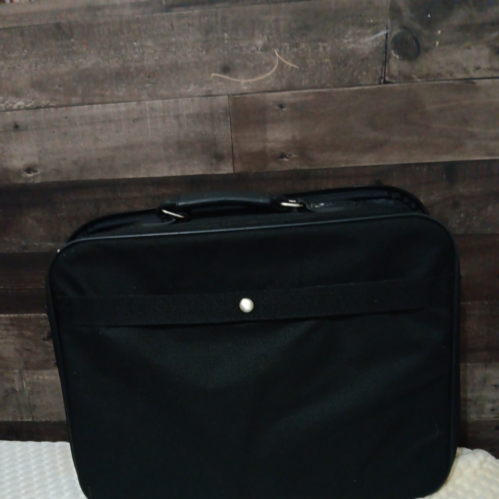 Lenovo IdeaPad 1 15amn7 Lightly Used For Sale with verge carry in case