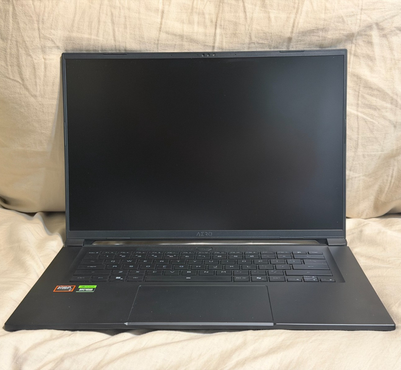 Gigabyte Aero X16 2560×1600 Ryzen Al7 32GB 1TB SSD RTX 5060 W11H Copilot Gaming