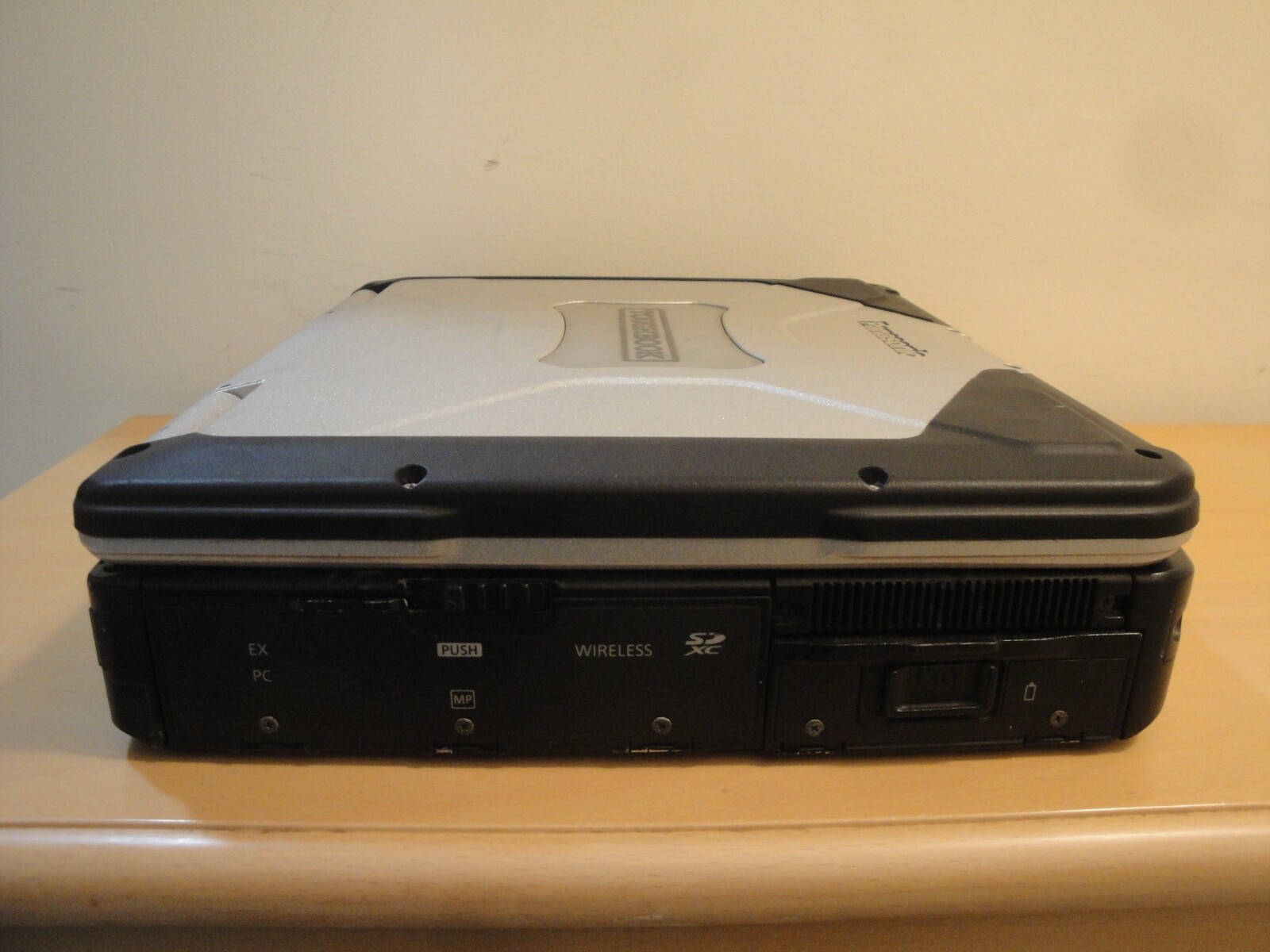 Panasonic Toughbook CF-31 i7 2.8 8GB 256gb SSD TOUCH ATI GPS WIN10 Excellent