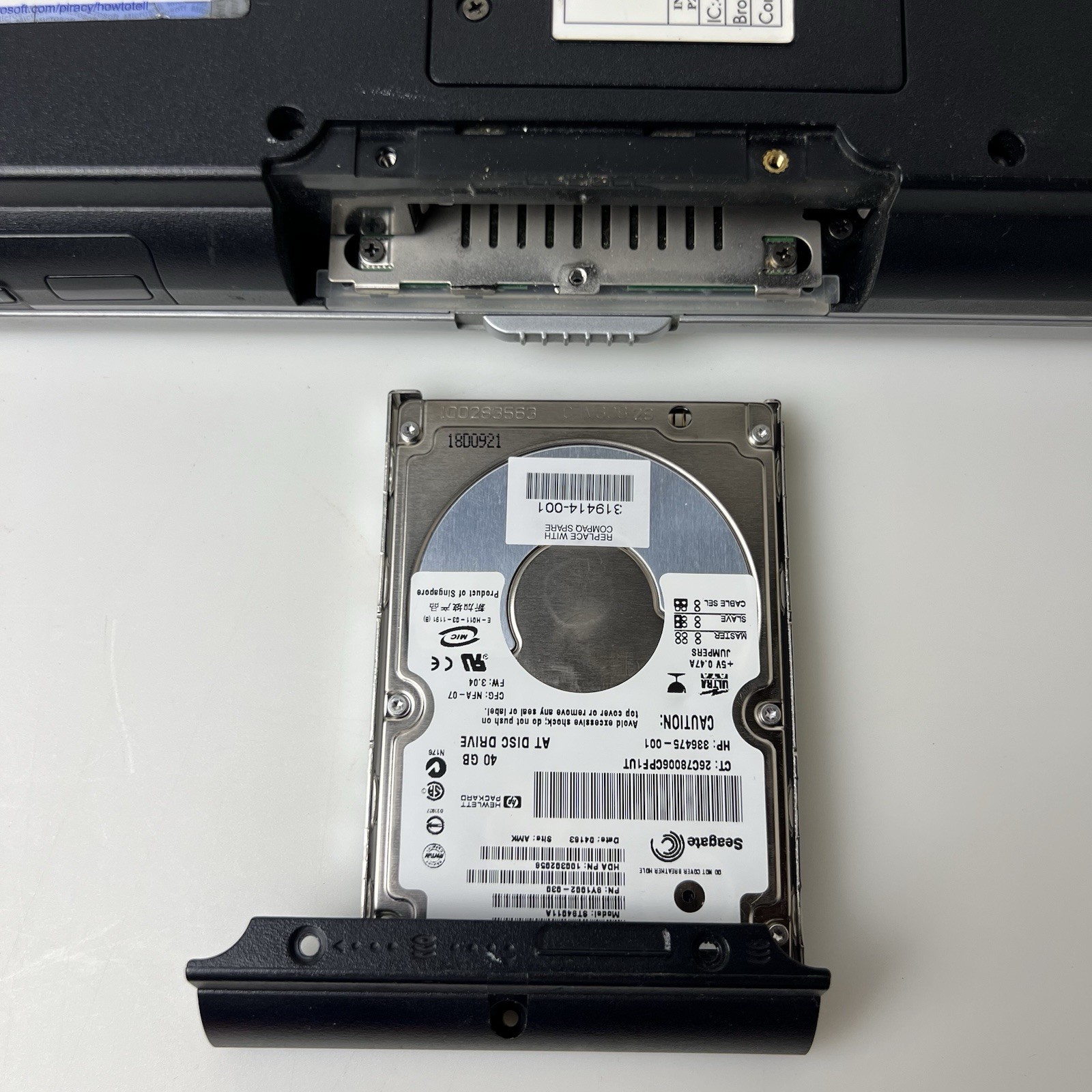 HP Pavilion ze5500 ze5575sr Laptop Pentium 4 XP 40GB IDE 256MB DVD Parts
