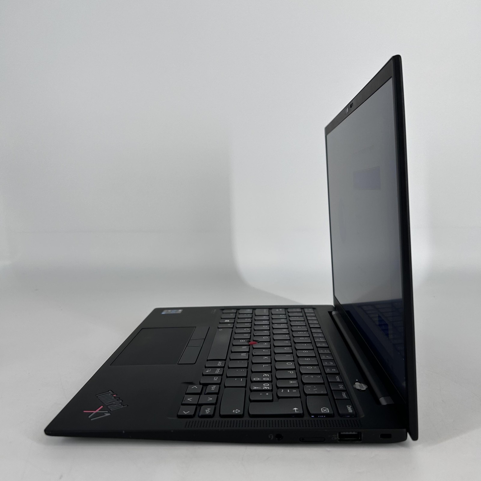 Lenovo ThinkPad X1 Carbon Gen 9 14 FHD+ i5-1135G7 16GB 256GB Bilingual Keyboard