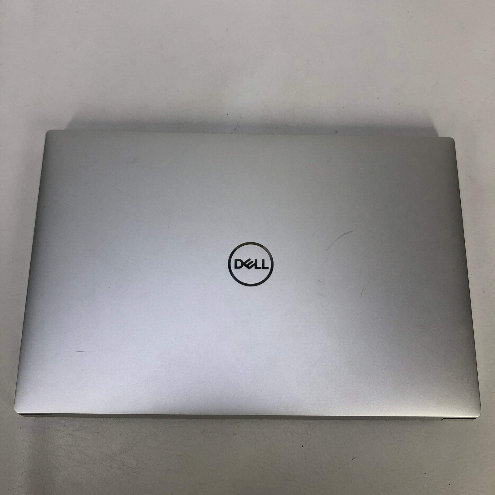 Dell XPS 15 9520 15.6″ i7-12700H 2.3GHz 16GB RAM 1TB SSD GeForce RTX 3050 Ti