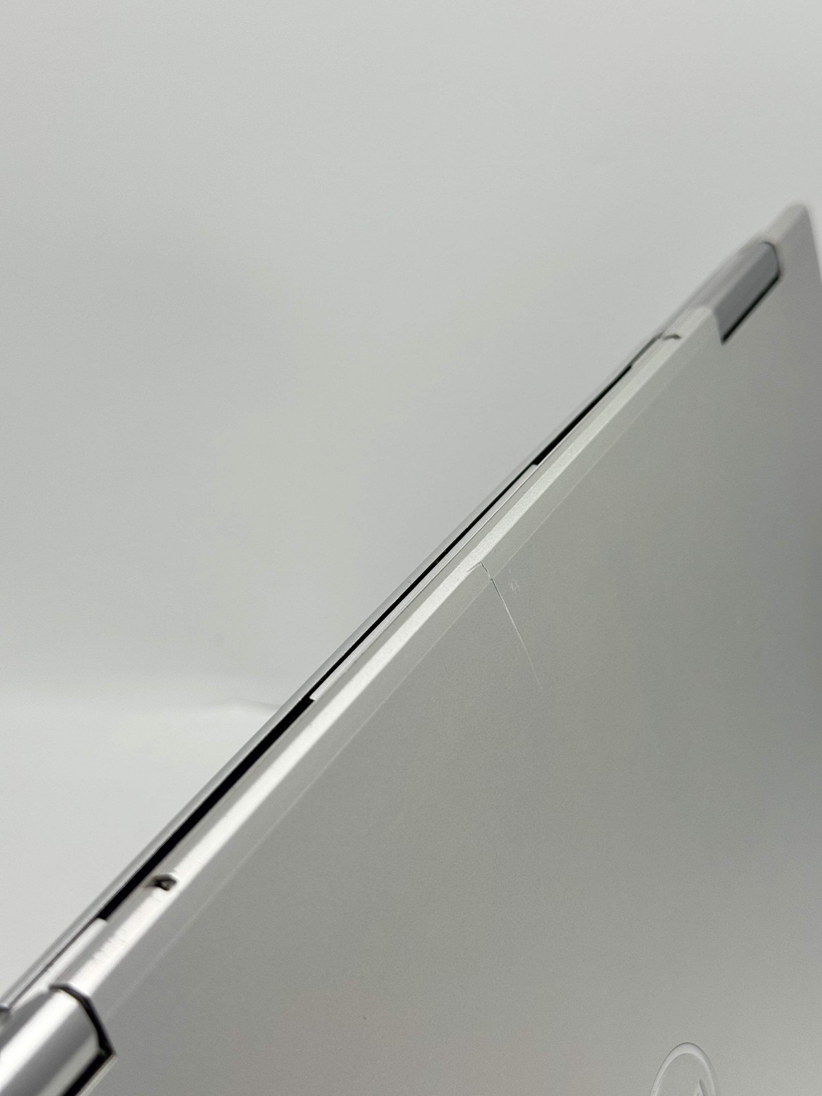 Dell Inspiron 7706 2-in-1 17″ Core i7 11th Gen 16GB 512GB Silver Won’t Power On