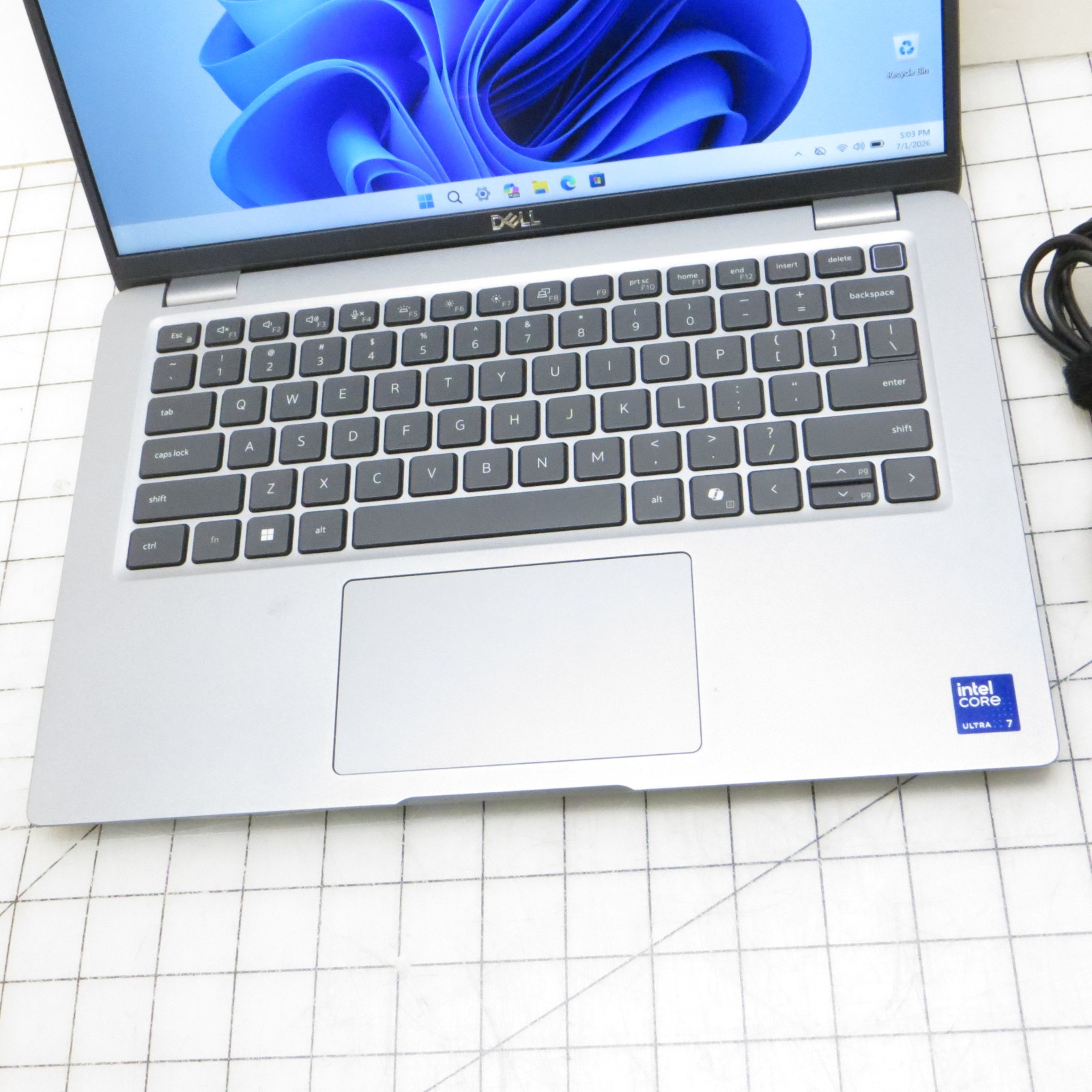 Dell Latitude 5450 Intel Ultra 7 8GB DDR5 256GB SSD 14″ Windows 11 Pro Laptop PC