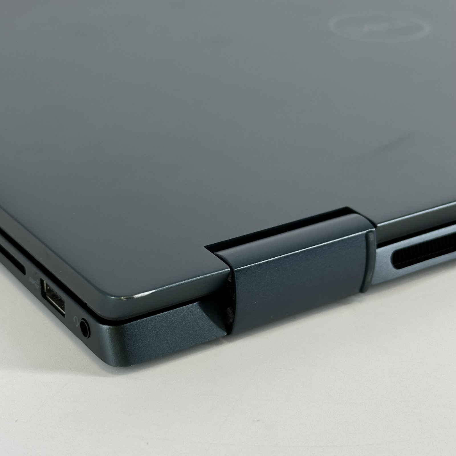 Dell Inspiron 7620 (2-in-1) 16 UHD+ TOUCH 2.1 GHz i7-1260P 16GB 512GB MX550 2048