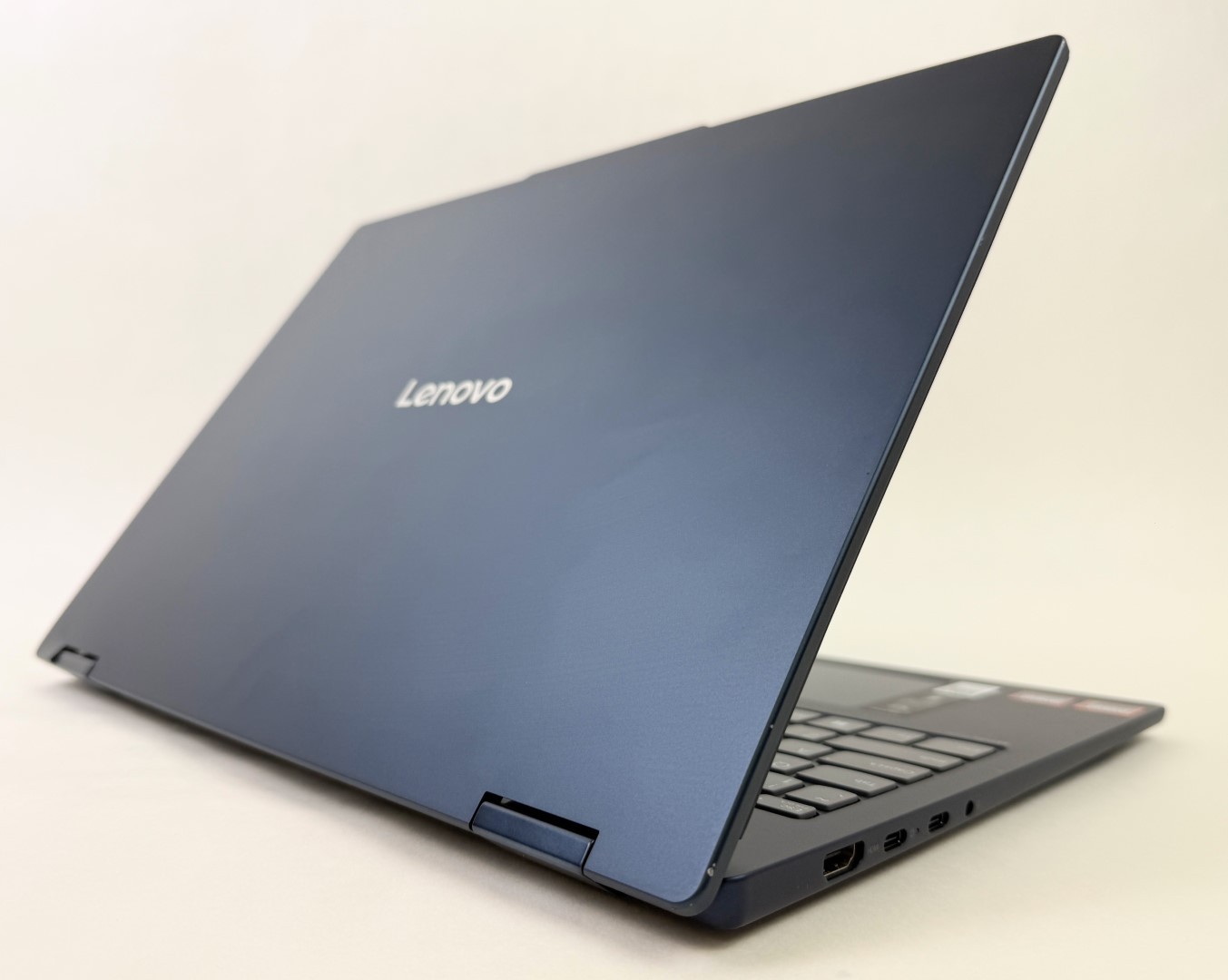 Lenovo Ideapad 5 16AKP10 16″ WUXGA Touch Ryzen AI7 350 16GB 1TB W11H 2in1 -Dents