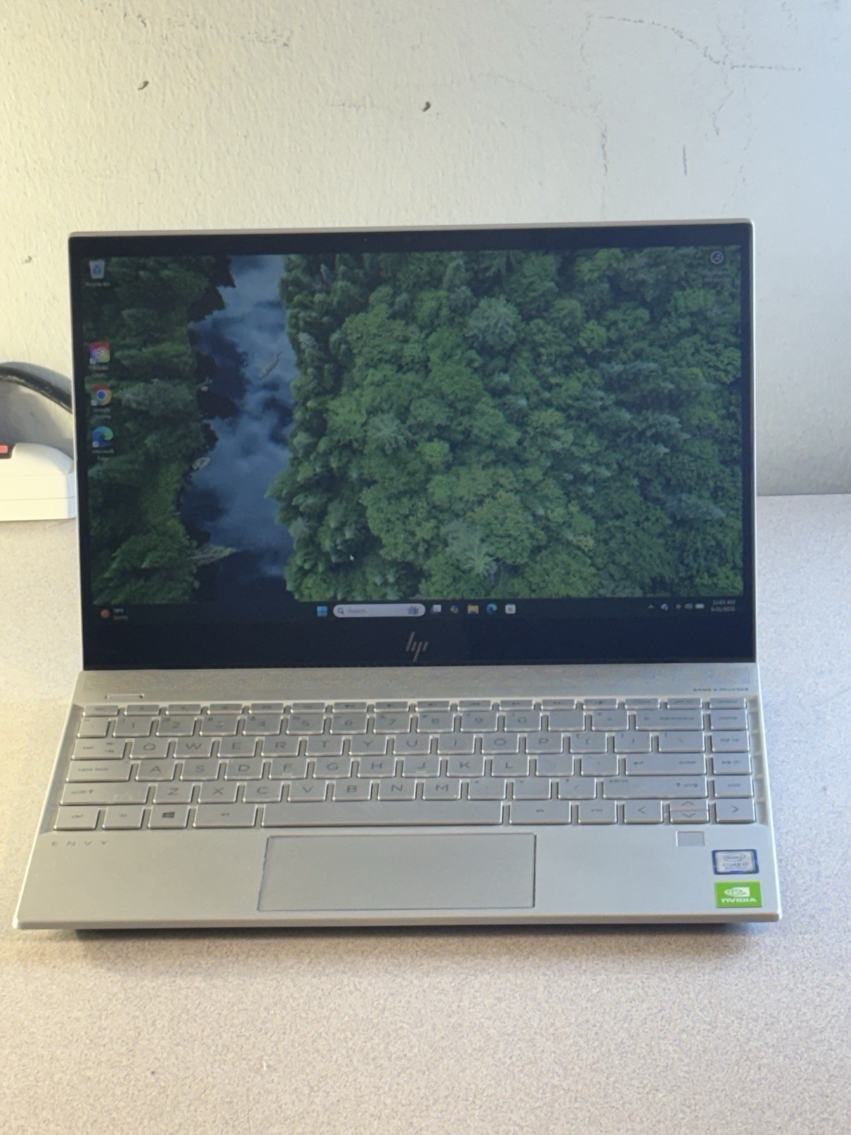 HP Envy 13 Core- i7-8565U CPU 1.80GHz -16GB Ram /1TB Window 11 Home Touchscreen
