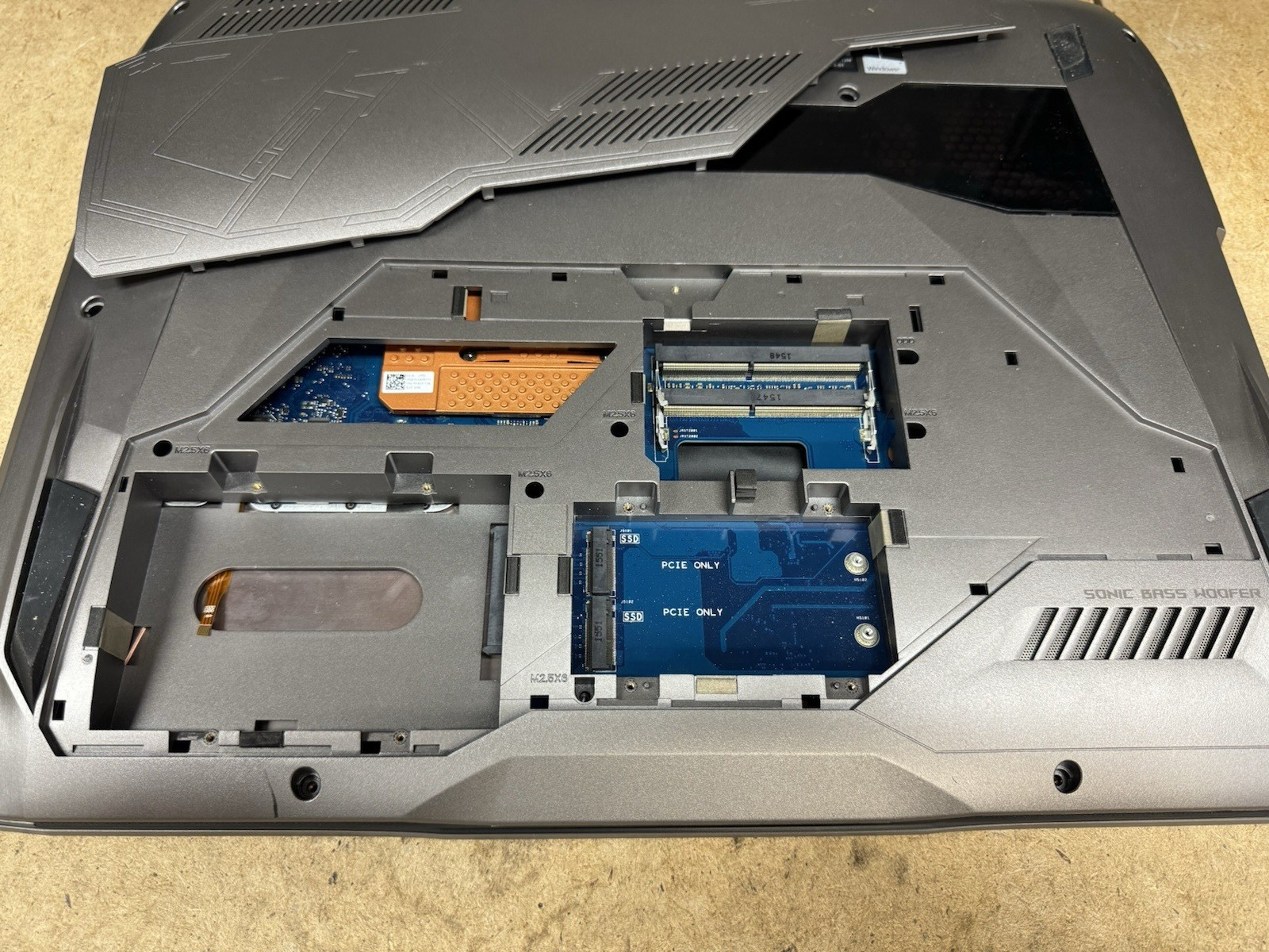 Asus G752VY-DH78K i7 6820HK GTX 980M 17.3″ IPS Laptop BAD FOR PARTS REPAIR