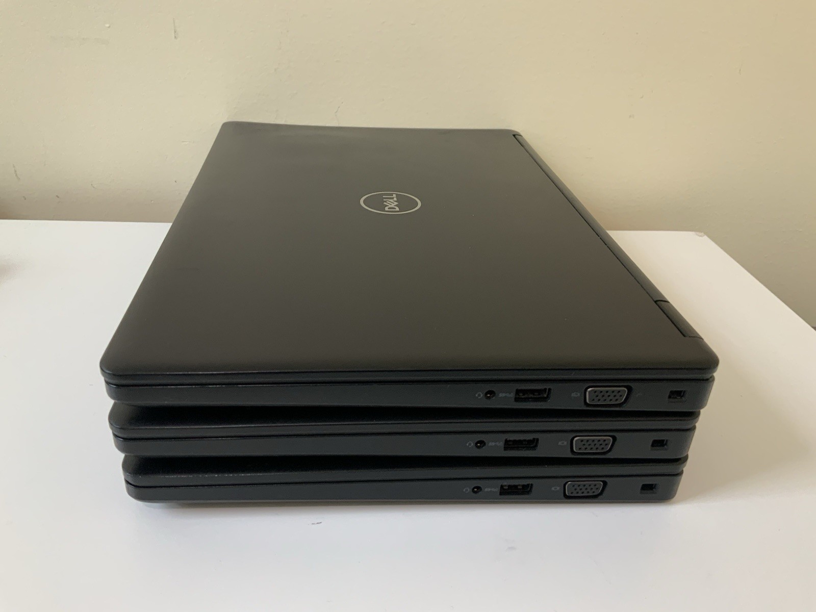 Dell 5490 Latitude 14-Inches i7-8650U 8GB RAM 256GB SSD Laptop