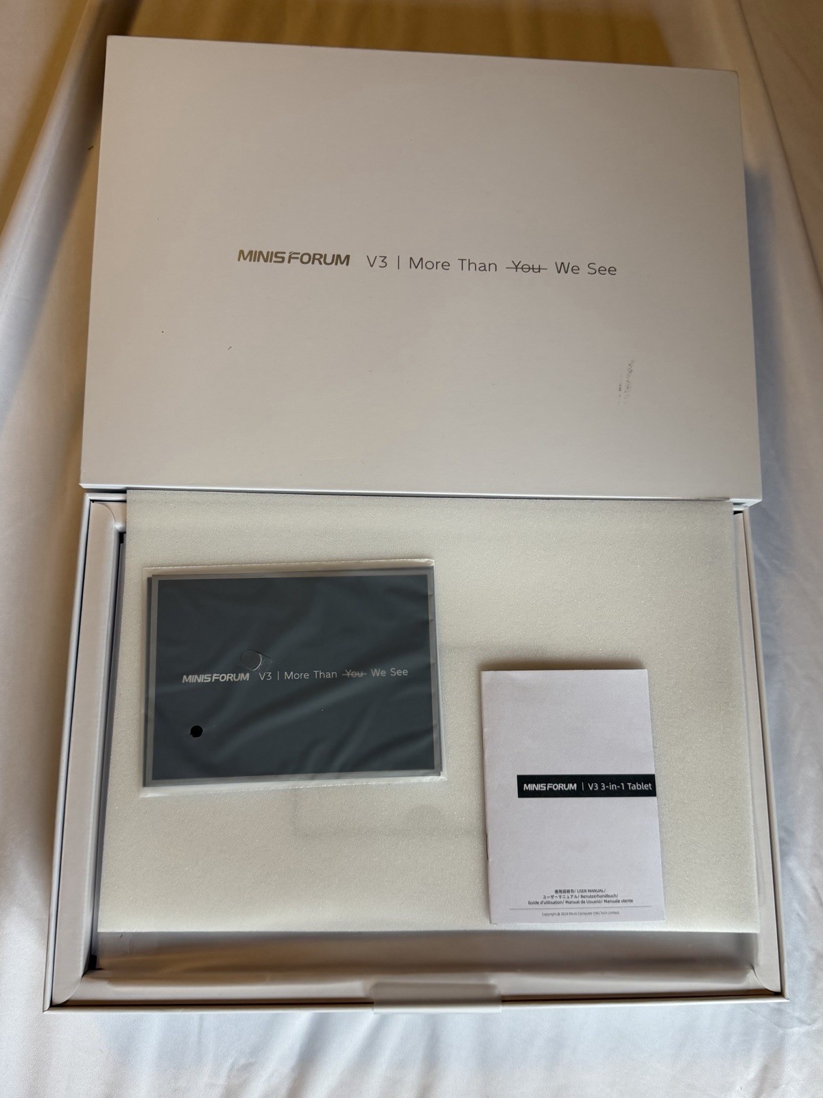 Minisforum V3 14″ 165Hz Tablet Computer (Ryzen 7 8840u, 32GB RAM, 1TB SSD)