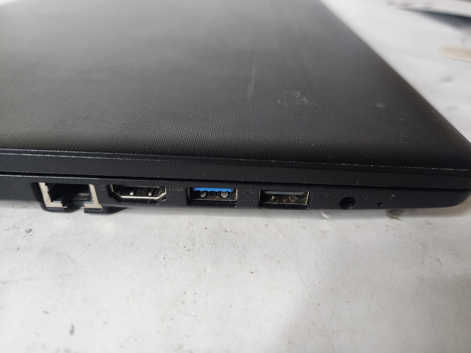 Lenovo IdeaPad 110‑15ISK 15.6″ HD i5-6200U 8GB RAM 1 TB HDD Win10 Home