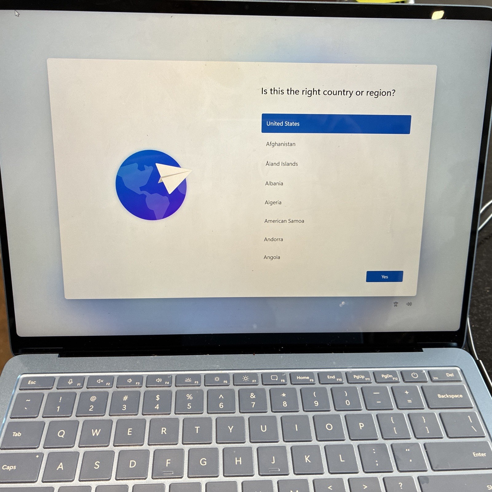 Microsoft Surface Laptop Copilot+ PC 13.8 Touchscreen Snapdragon X Plus Process