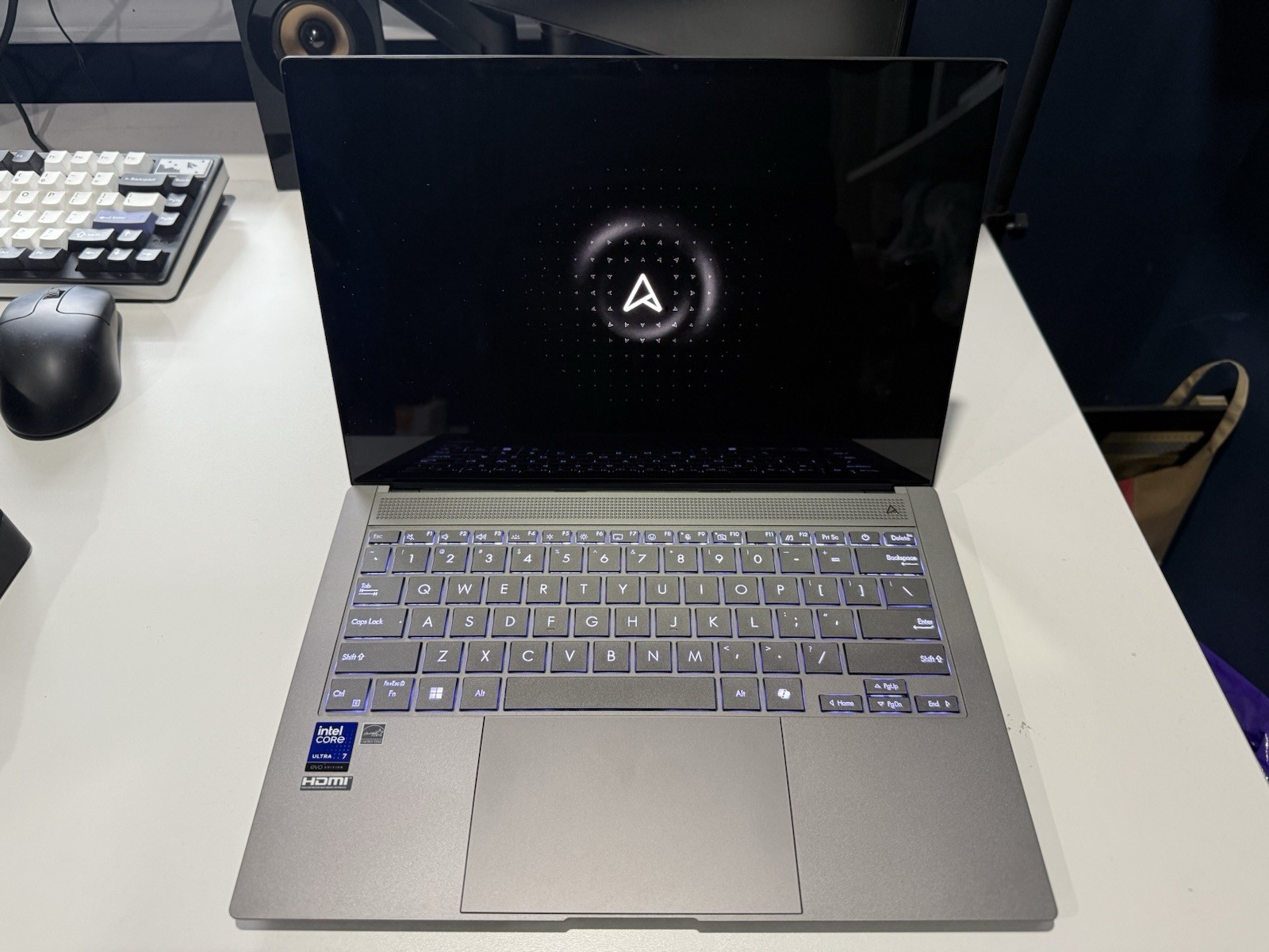 ASUS Zenbook S 14 14″ 3K OLED Touch Laptop Ultra 7 256V 16GB RAM 1TB SSD