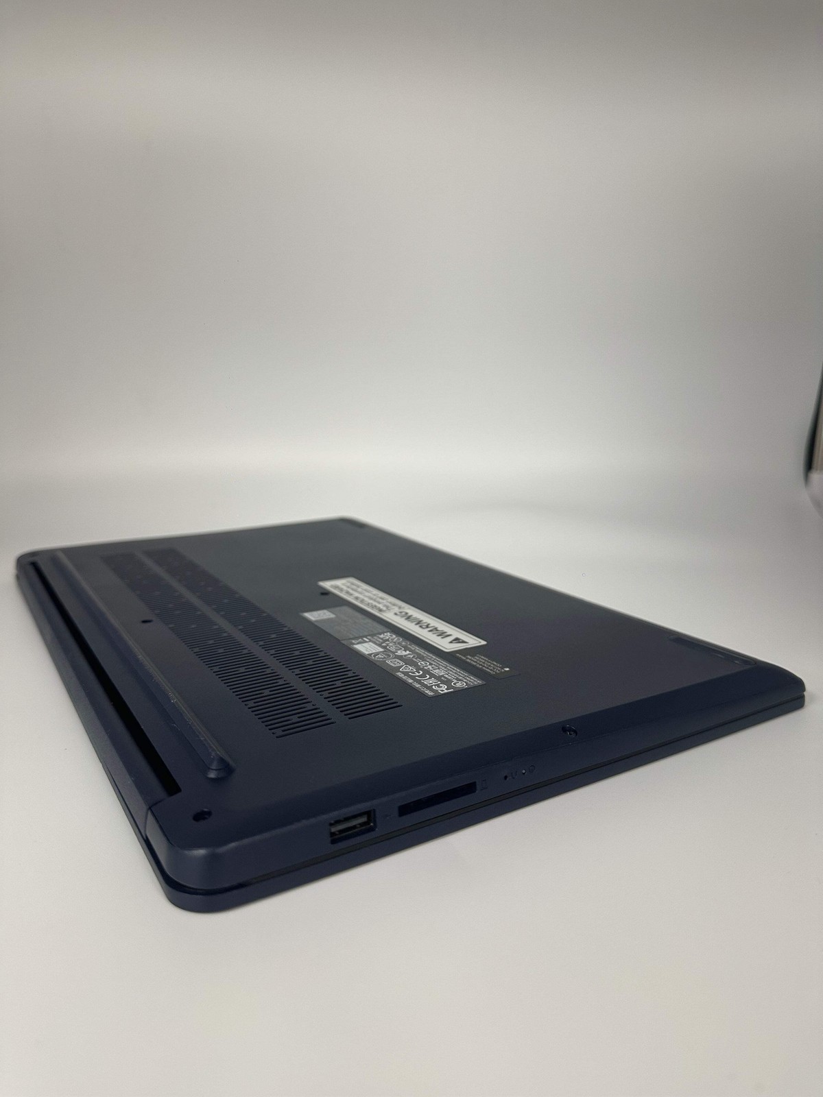 Lenovo Ideapad 1 15AMN7 Laptop AMD Ryzen 5 7000 16GB RAM 256GB Black