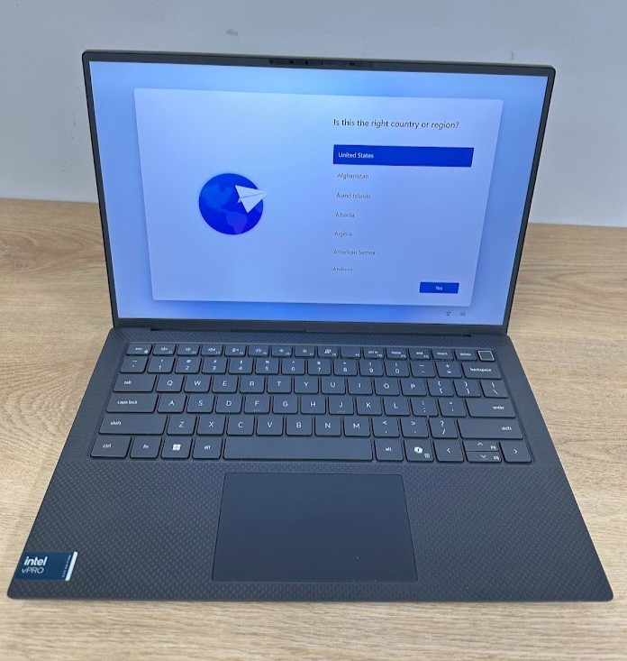 Dell Precision 5490, Core Ultra 9 185H, 32GB LPDDR5, NVIDIA RTX A1000, 512GB SSD
