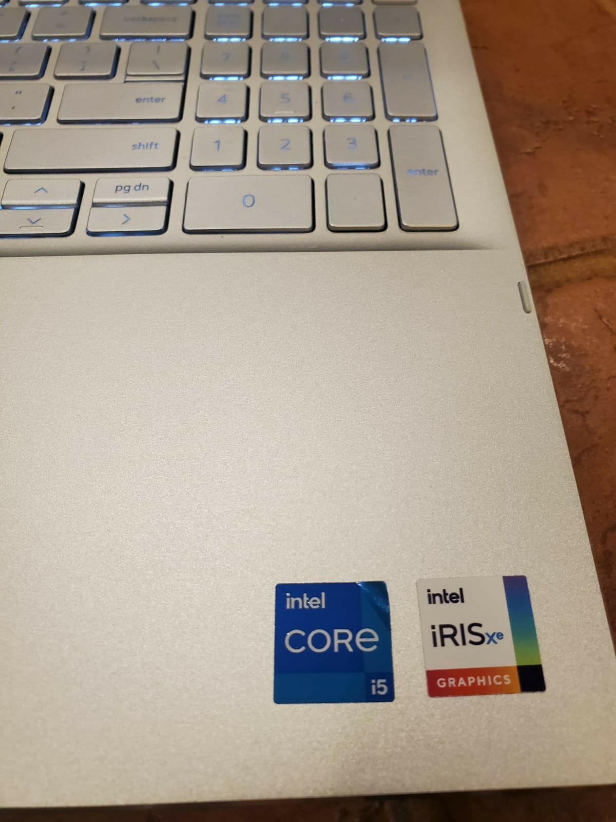 Dell Inspiron 15 7506 15.6″ (500GB SSD, Intel Core i5-1135G7, 2.40GHz, 12GB RAM)