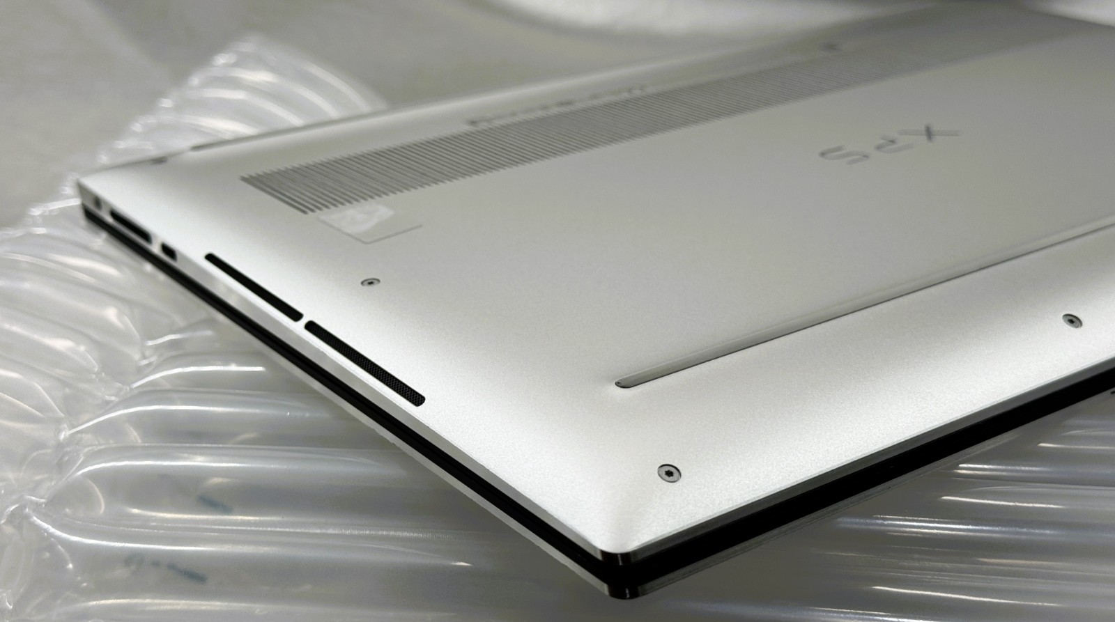 Dell XPS 15 9520 OLED ✔i9-12900H ✔32GB RAM ✔2TB SSD ✔RTX 3050Ti ✔Very Good