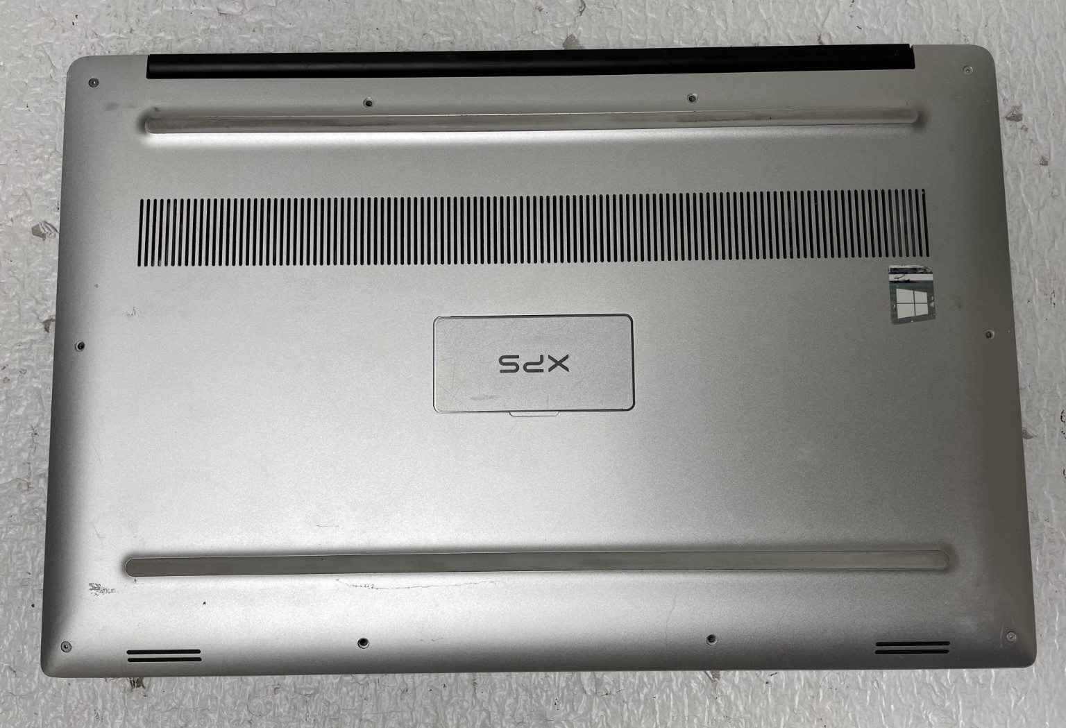 Dell XPS 15 7590 15.6″ Intel i7-9750H @2.60GHz 8GB RAM NO SSD For Parts *READ*