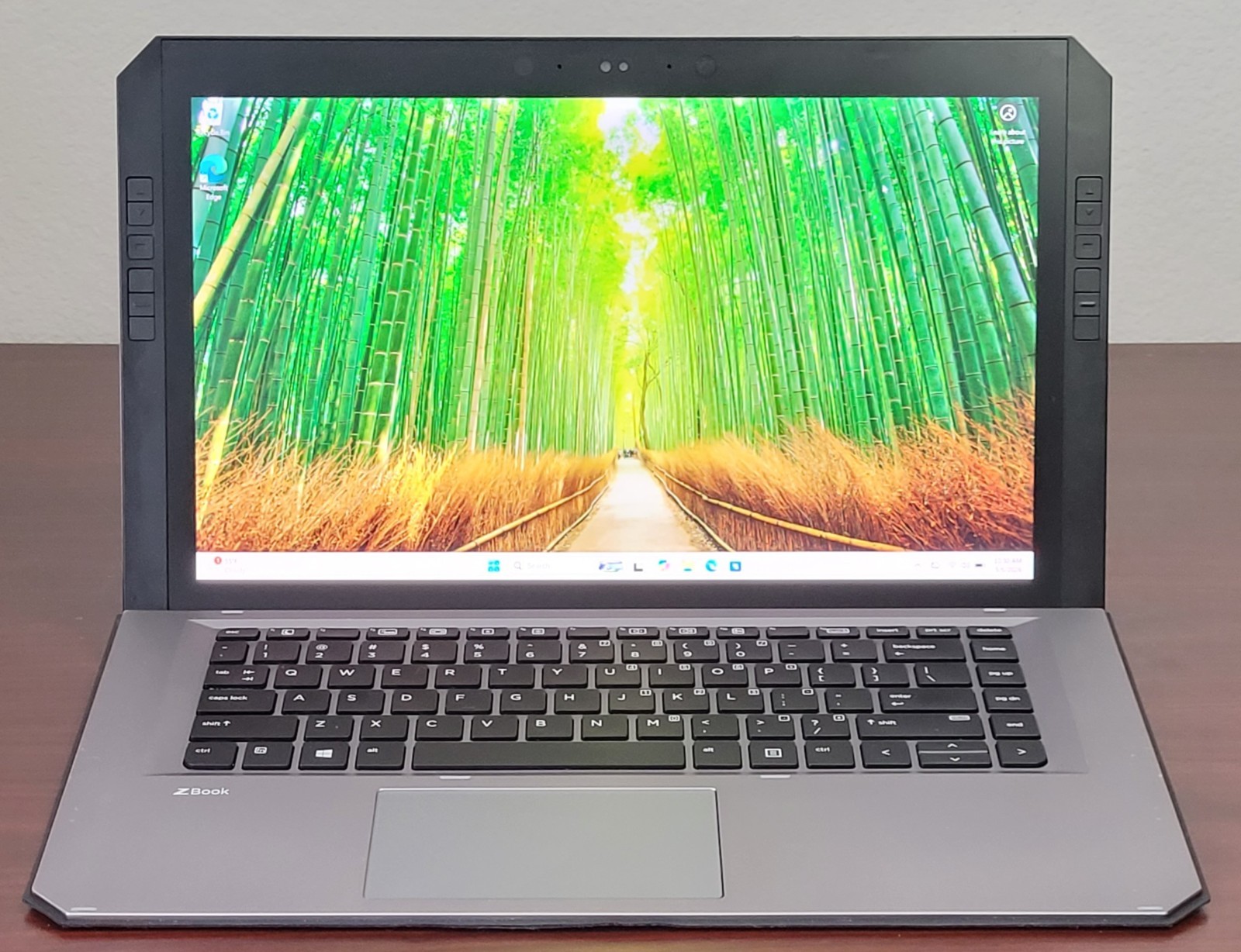 HP ZBook x2 G4 Tablet 4K IPS, i7-7600U 2.80GHz 16GB 256GB SSD Win 11 Quadro M620