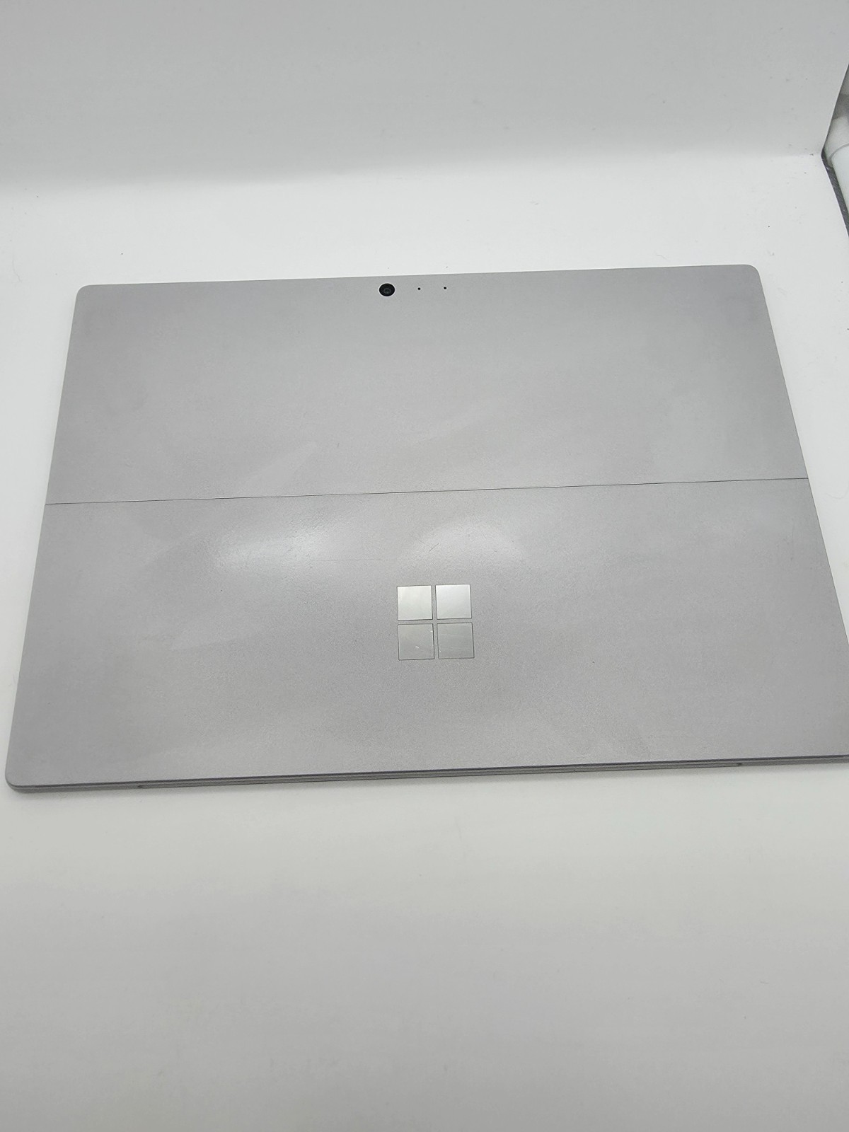 Microsoft Surface Pro (128GB, i5 7th Gen., 4GB)Laptop/Tablet – Silver – 1796