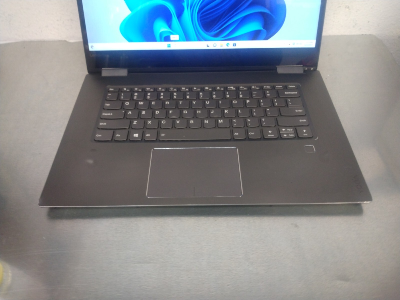 Lenovo Yoga 720-15IKB TOUCH 2-IN-1 Intel Core i7-7700HQ 2.8GHz 16GB 1TB HD Win11