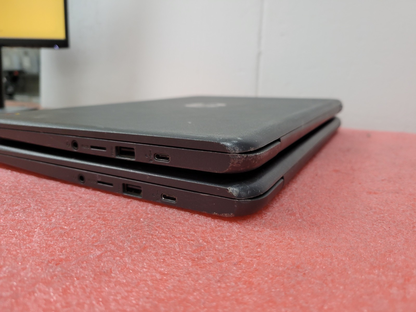 2x HP Chromebook 14-CA061DX Intel Celeron N3350@1.1GHz 4GB 32GB SSD w/PA | C908
