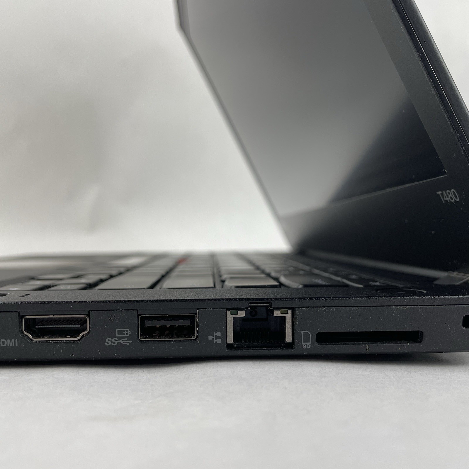 Lenovo ThinkPad T480 14″ i5-8350U 1.70 GHz 8 GB RAM No SSD/OS/AC – Missing DIMM