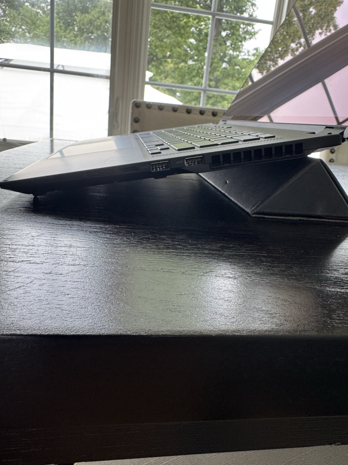 ASUS ROG Flow X16 GV601RM 16in Ryzen 9 6900HS 32GB 1TB RTX 3060 W11 Touch