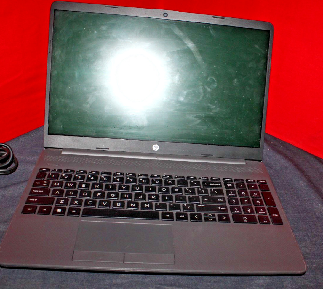 HP 255 G6 Amd A6-9225 Radeon R4 2.60GHz 15.6″ Laptop As Is No Display AO1102183