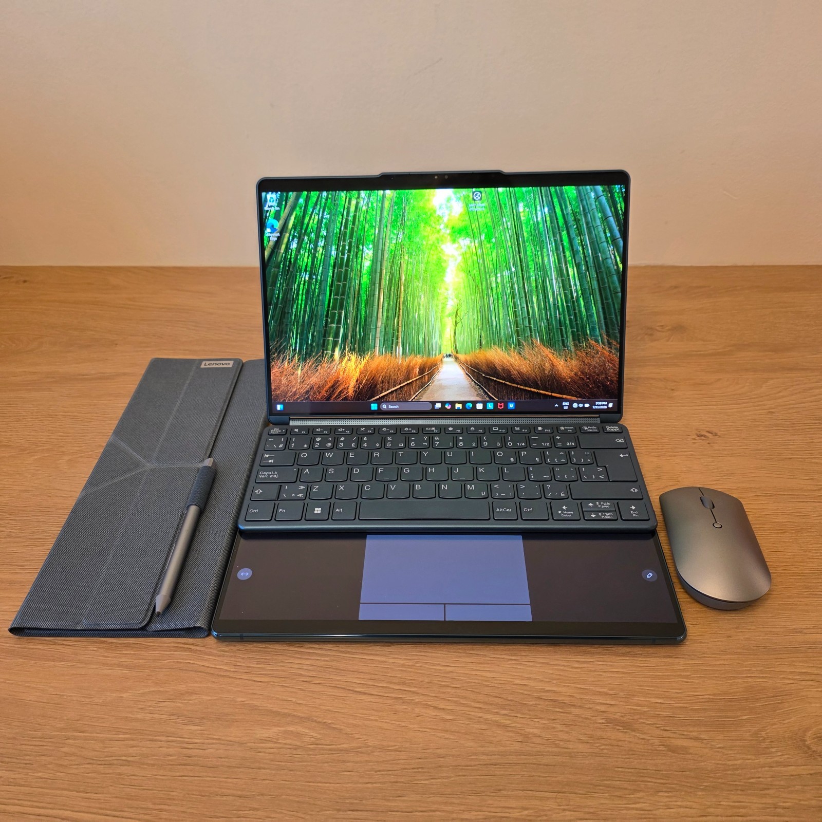 Lenovo Yoga Book 9i DUAL SCREEN OLED 13.3″ Touch 16GB 13th Gen Core i7-1355U