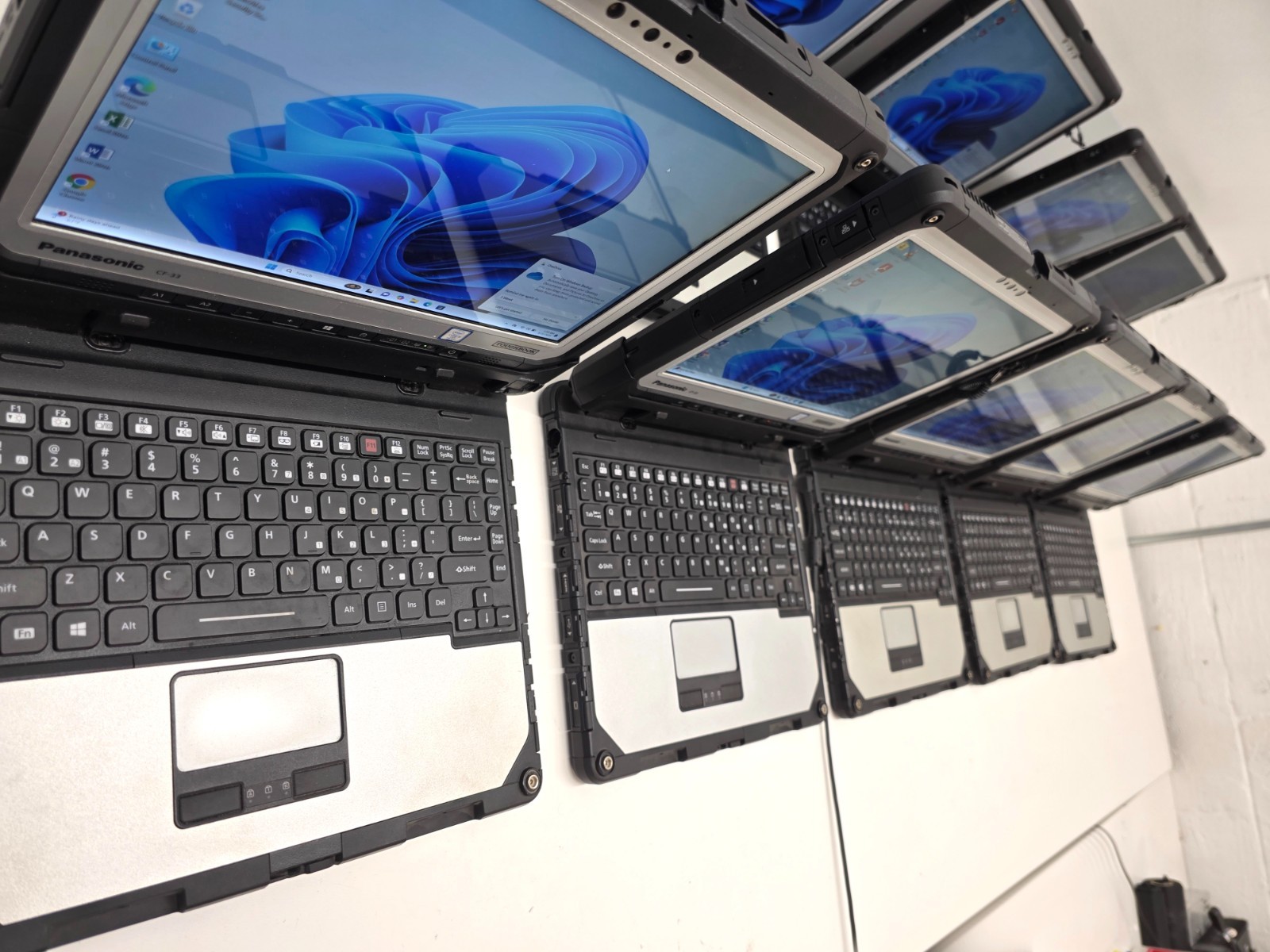 Lot 10 Panasonic Toughbook CF-33 i5 8GB 128GB Barcode LTE Rugged PCs