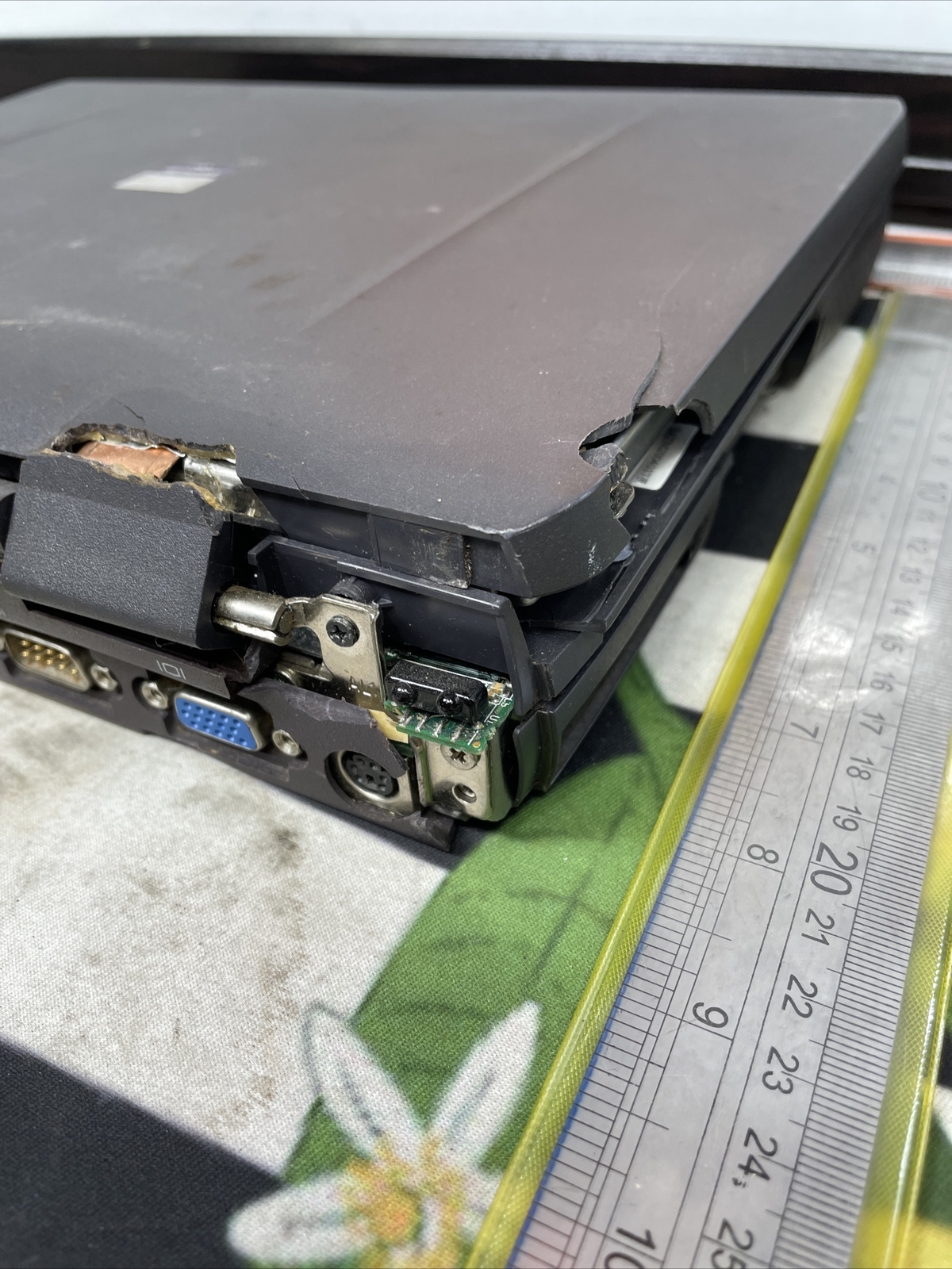 Vintage Dell Latitude CPi PPL Laptop NO OS NO HDD 64MB Pentium II @266MHz