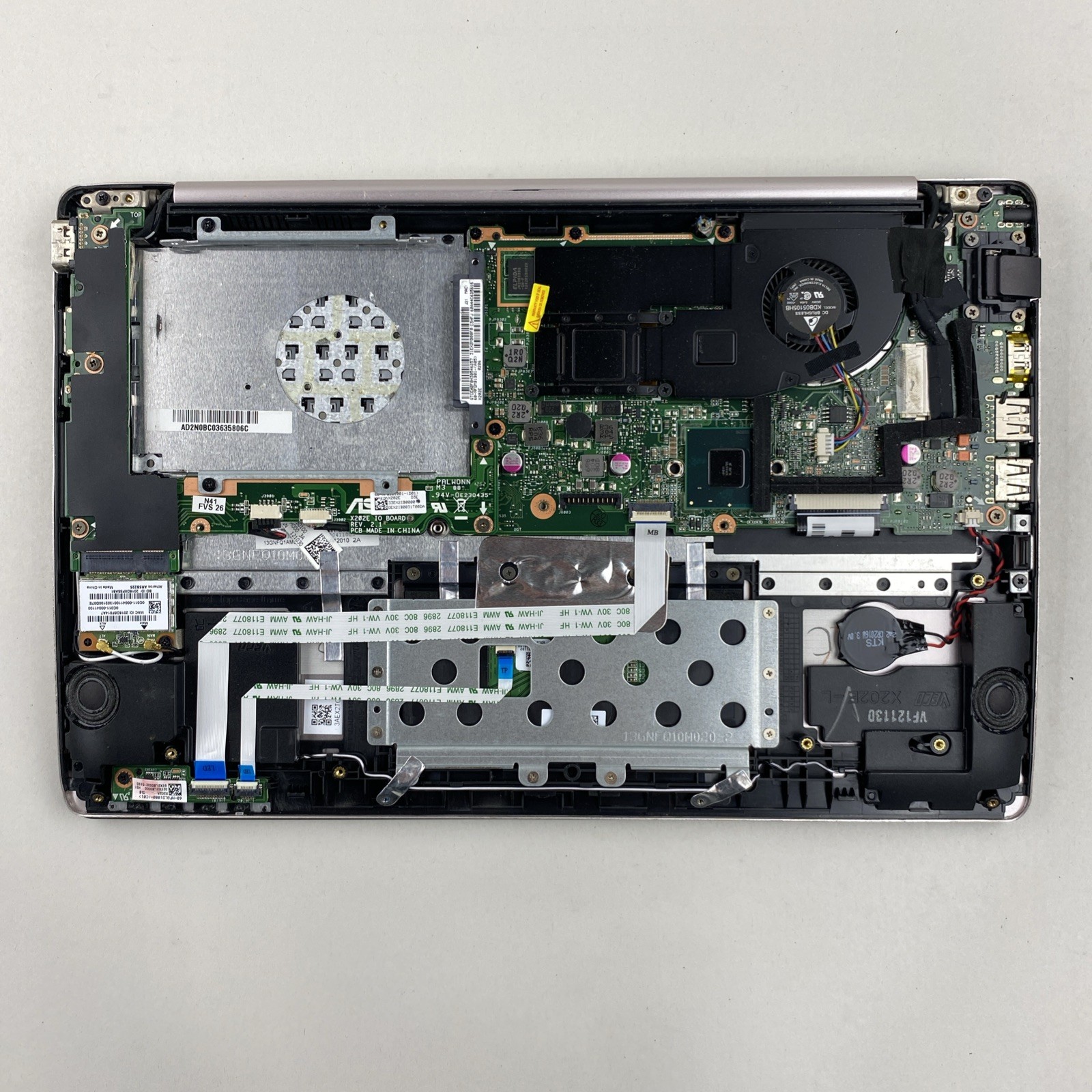 ASUS X202E Intel Core i3-3217U 1.80GHz 4GB RAM 11.6″ No Battery No HDD No OS