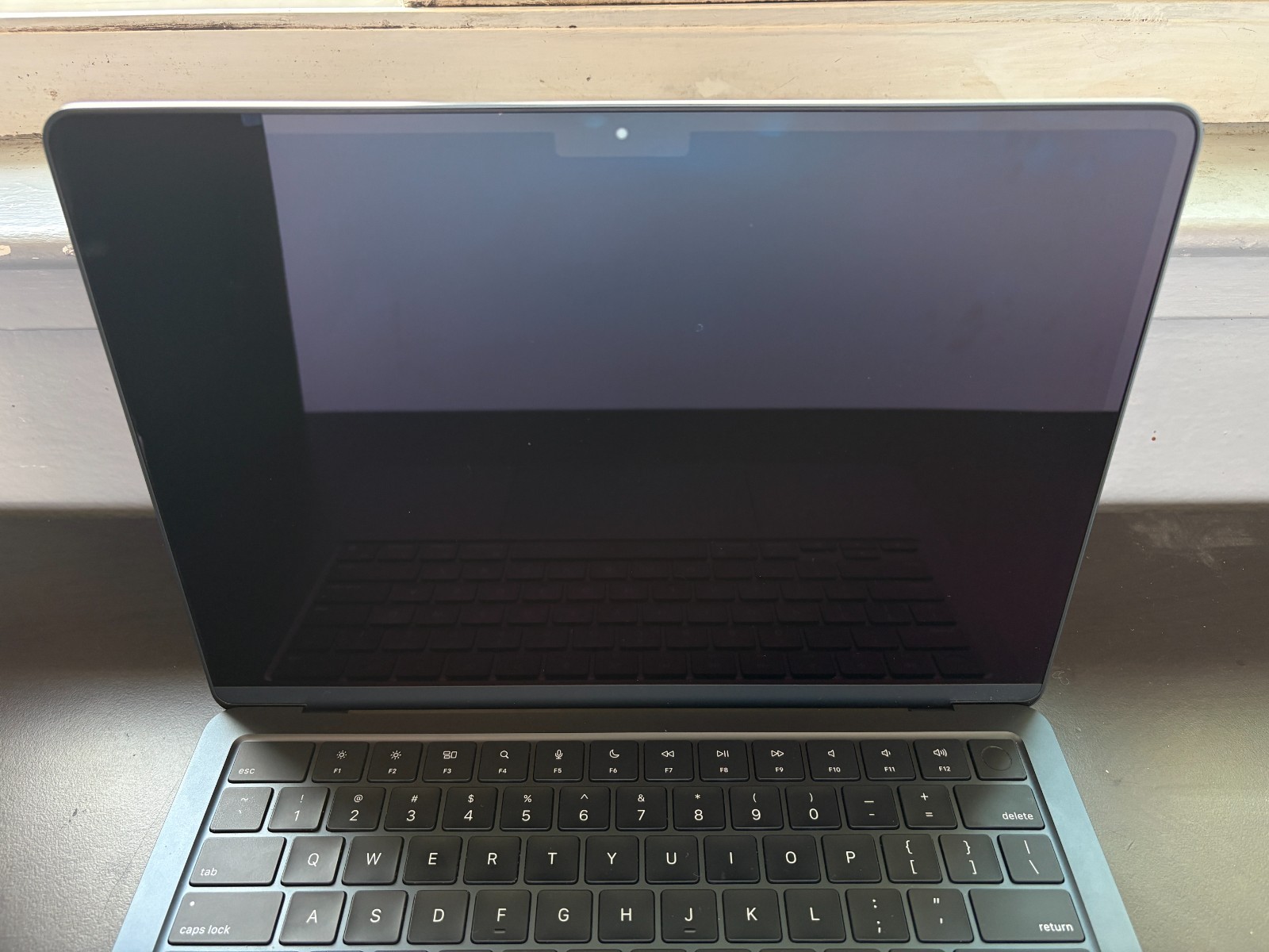 Apple MacBook Air M2 2022 A2681 8GB RAM 256GB SSD 42 Cycles – Box & Pwr Adptr